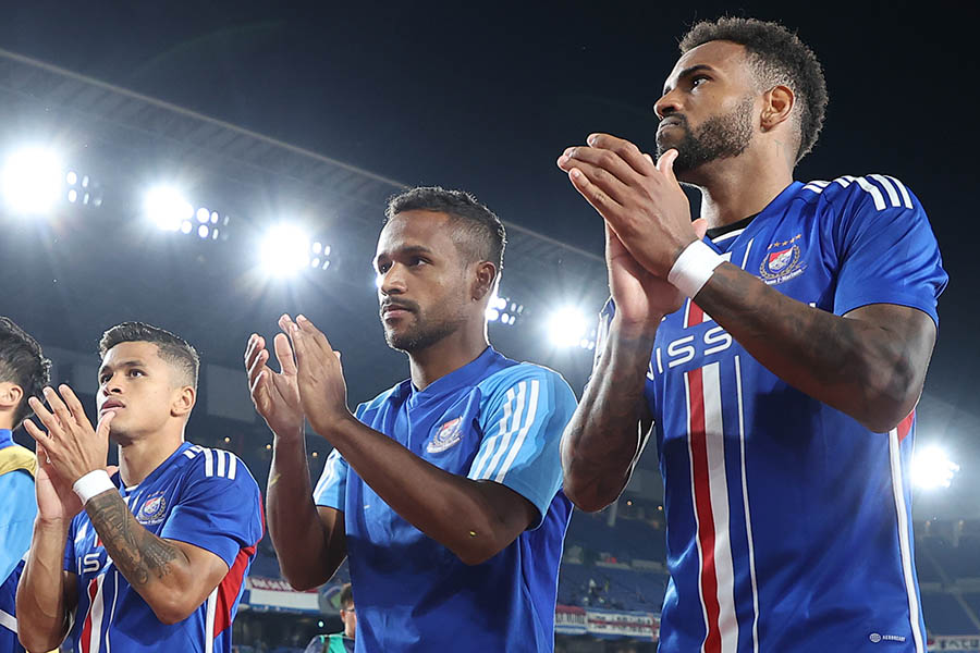 横浜FMマスカット監督ラストマッチで選手が感謝【写真：2023 Asian Football Confederation (AFC)】