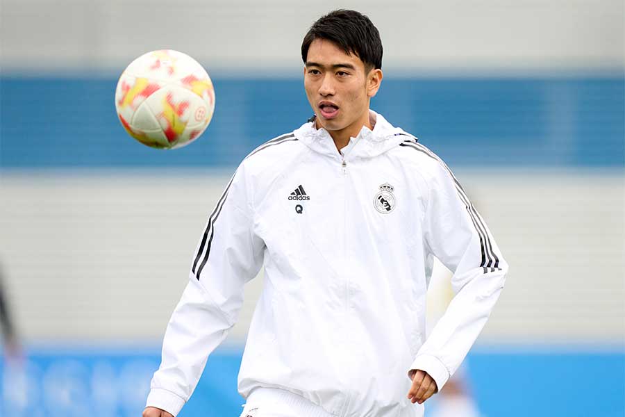 レアル・マドリード・カスティージャでプレーする中井卓大【写真：Getty Images】