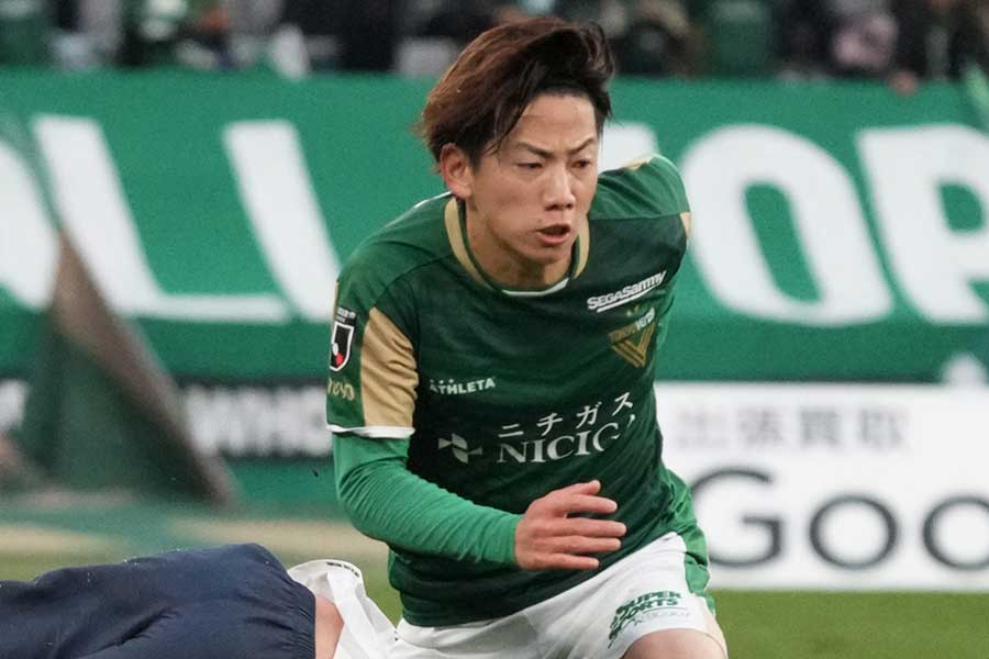 中原輝が鳥栖へ完全移籍（写真は東京V在籍時）【写真：Getty Images】