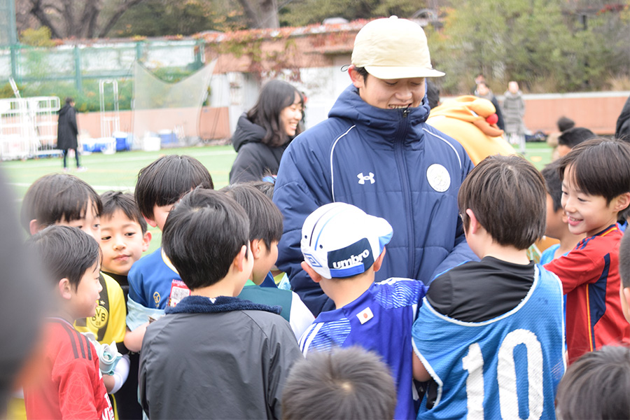 東大サッカー部が運営するサッカースクールの様子【写真：東京大学運動会ア式蹴球部】