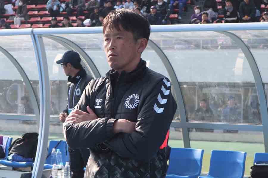 堀越の佐藤実監督【写真：城福達也】