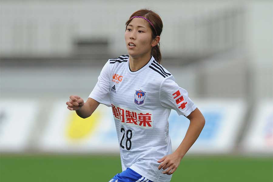 八坂芽依さんと喜岡佳太のウェディングフォトが話題【写真：Getty Images】