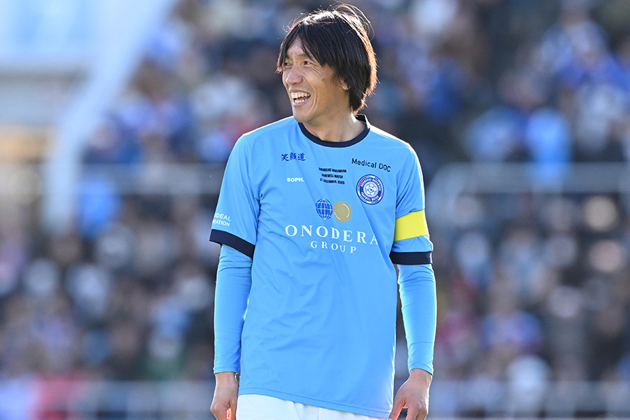 現在横浜FCのコーチを務める中村俊輔氏【写真：徳原隆元】