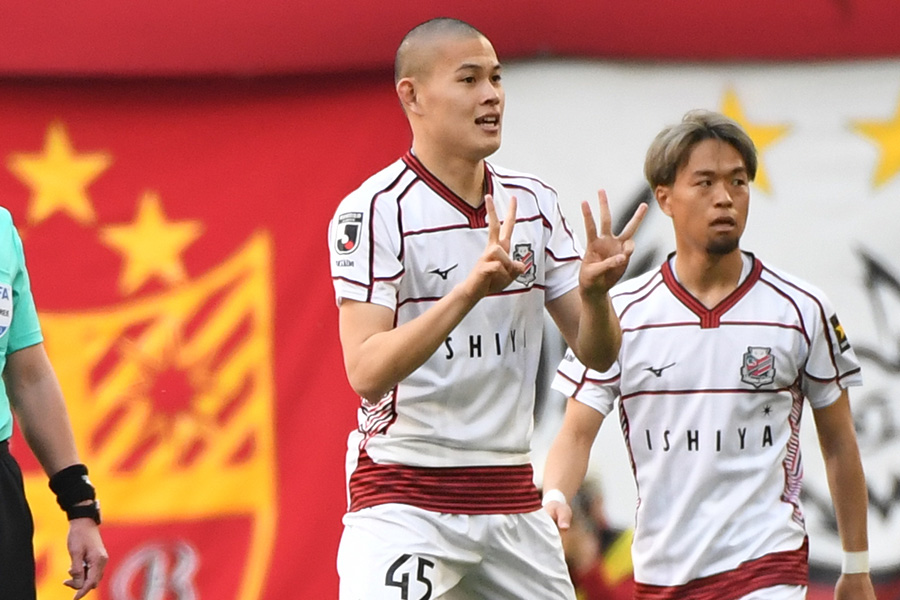 札幌でプレーするFW中島大嘉【写真：Getty Images】