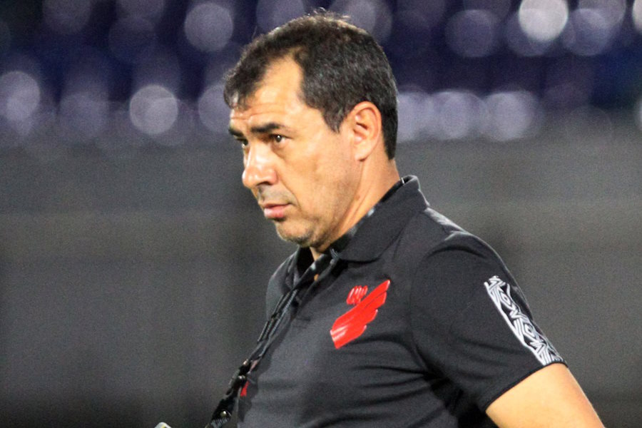 ファビオ・カリーレ監督の契約問題はどうなる？【写真：Getty Images】