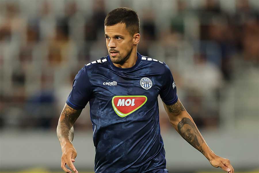 鹿島がチャルシッチと正式契約を結ばないことを発表【写真：Getty Images】