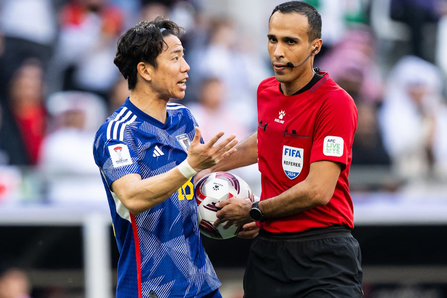 満員のスタンドからは大歓声【写真：Getty Images】