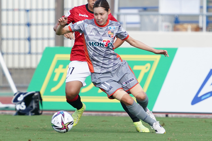 WEリーグの長野パルセイロ・レディースでプレーするMF三谷沙也加【写真：Getty Images】