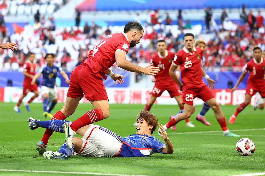 上田綺世へのPK献上にインドネシア著名人から厳しい声【写真：ロイター】