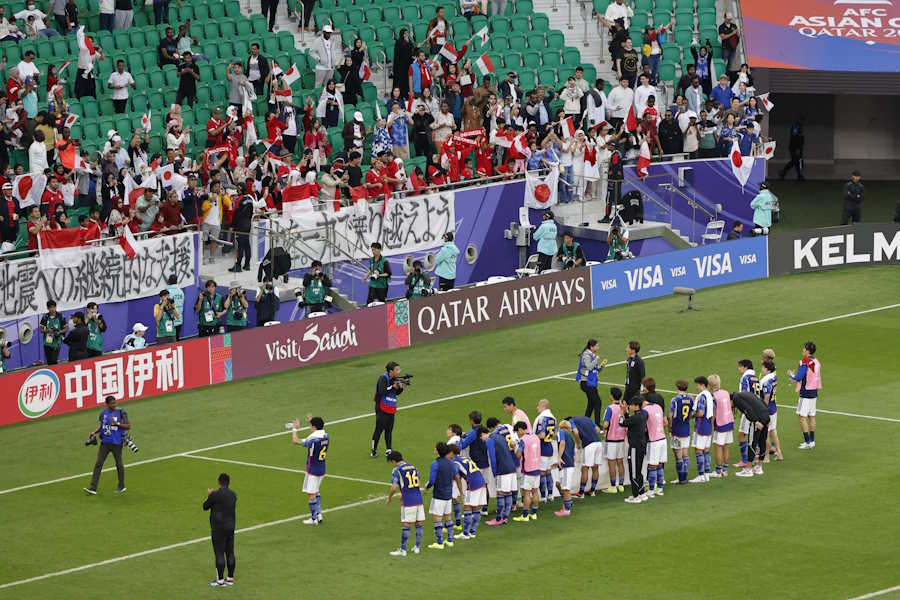 眞嶋優さんがゴール裏でインドネシア戦を観戦【写真：ロイター】