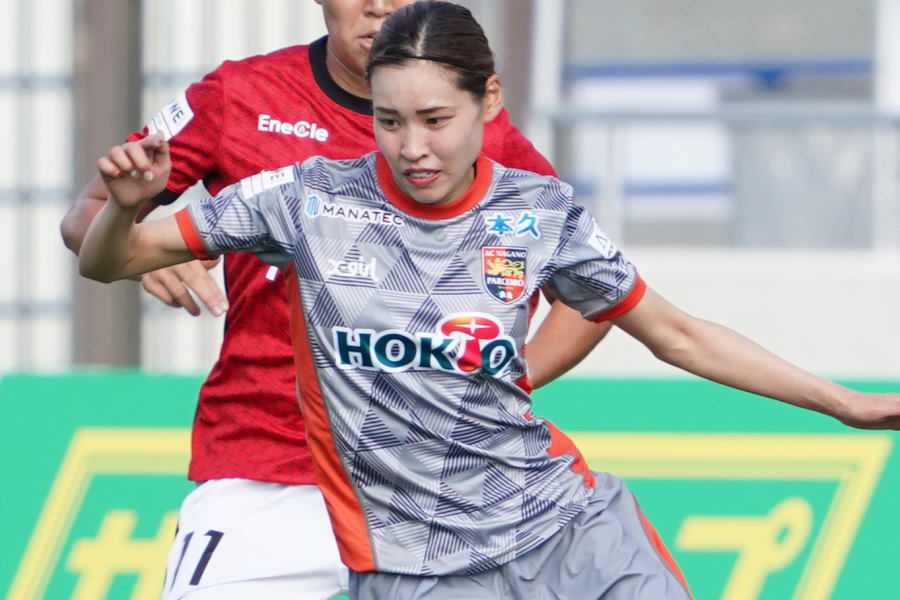 長野パルセイロMF三谷沙也加【写真：Getty Images】