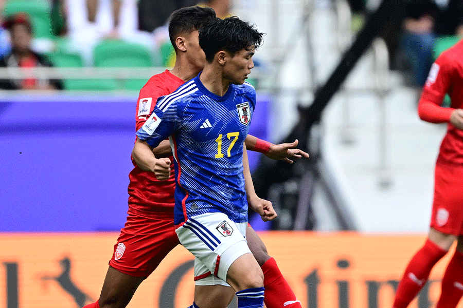 前半途中で負傷交代となった旗手怜央【写真：2024 Asian Football Confederation (AFC)】