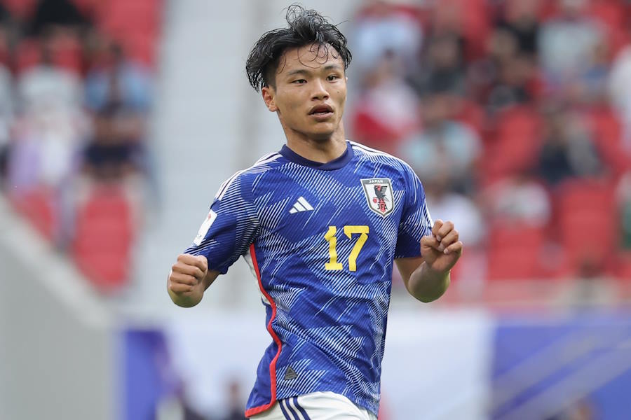 負傷交代を余儀なくされた旗手怜央【写真:Getty Images】