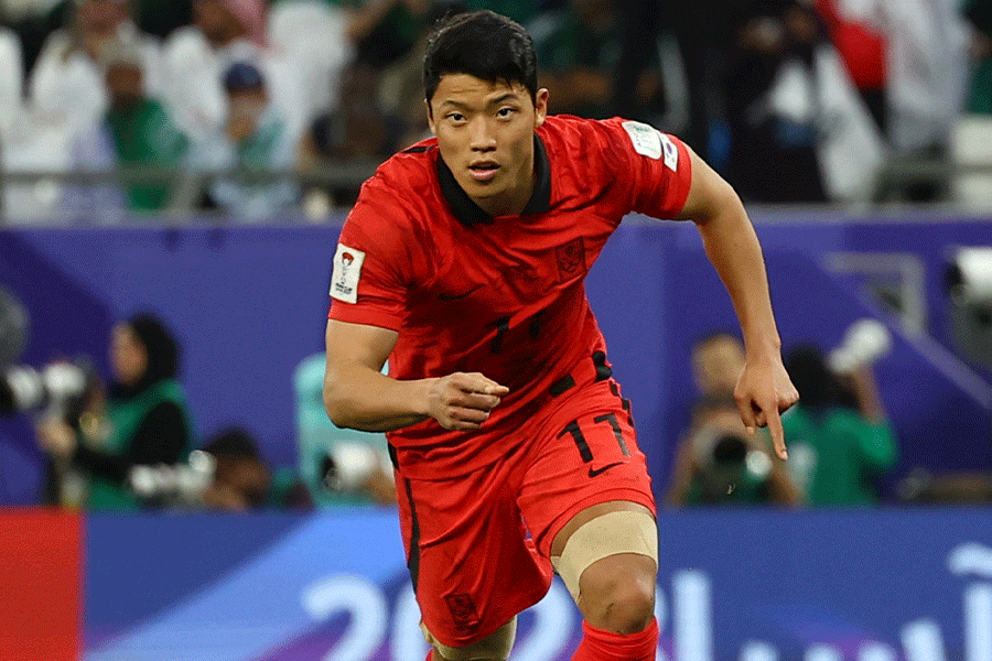 ファン・ヒチャンが土壇場でPKを決めて延長戦へ【写真：ロイター】