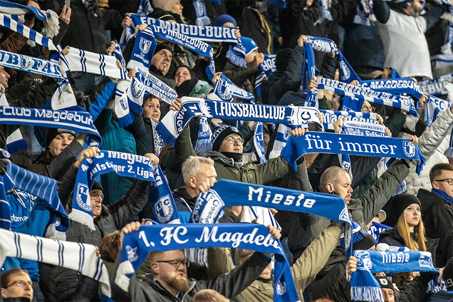 熱狂的なドイツのサッカーサポーターたち【写真：Getty Images】