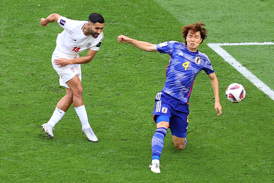 守備で後手を取った板倉滉【写真：ロイター】