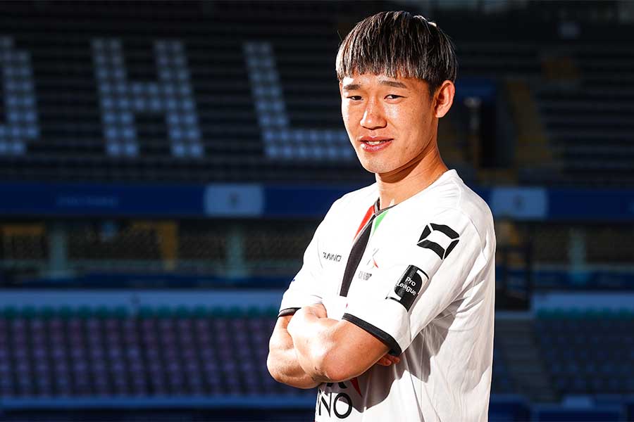 今冬からルーベンでプレーする明本考浩【写真：Getty Images】