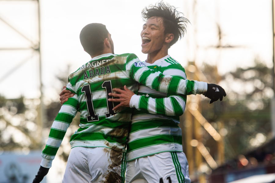 セルティックDF旗手怜央が先制点をアシスト【写真：Getty Images】