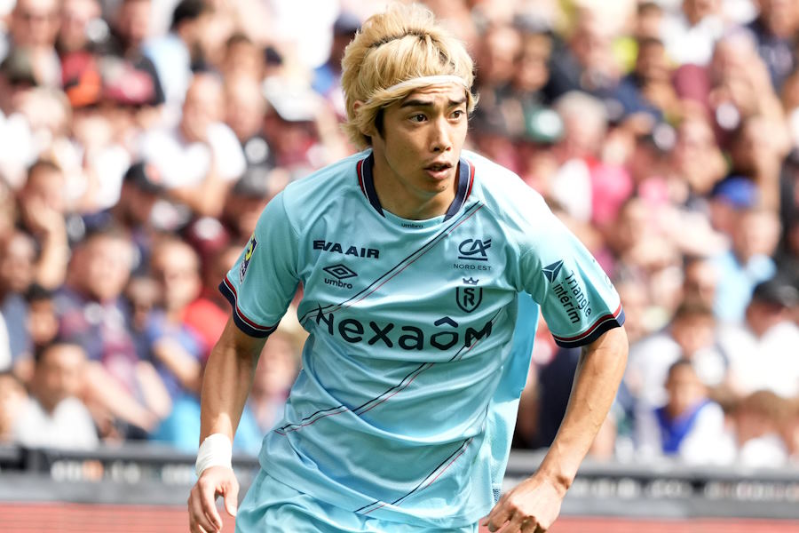 ランスでプレーする伊東純也【写真:Getty Images】