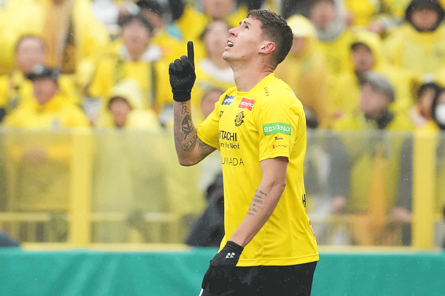 マテウス・サヴィオが開幕戦でゴール【写真:Getty Images】