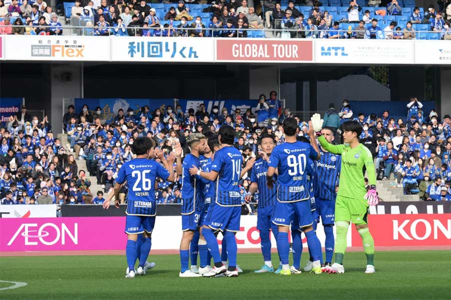 町田対G大阪のタックル場面に賛否【写真：FCMZ】