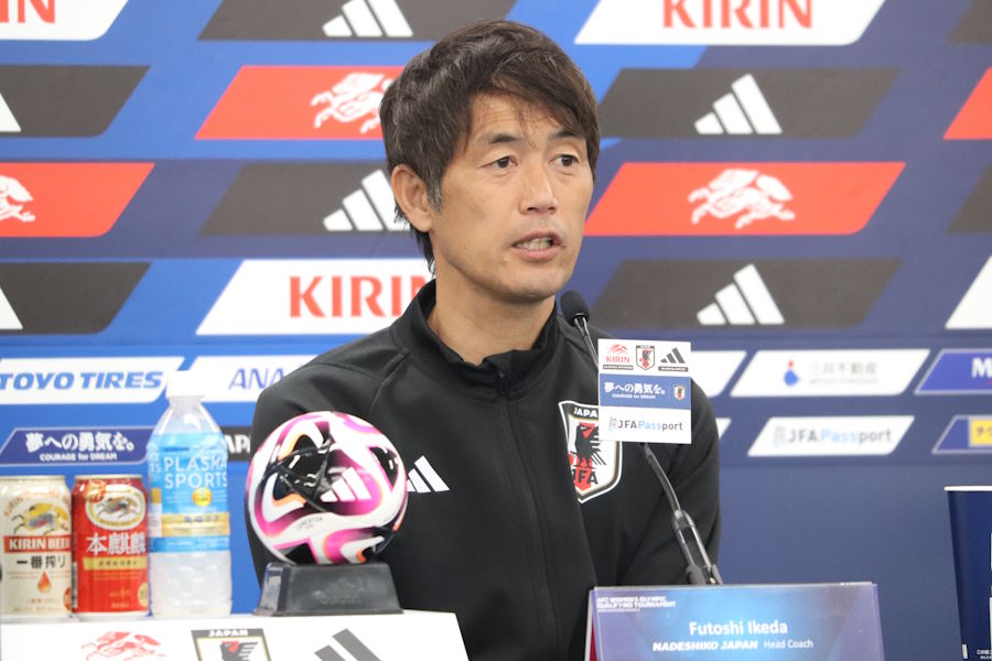 なでしこジャパンの池田太監督【写真:轡田哲朗】