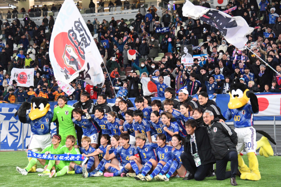 試合後に笑顔を見せた選手たち【写真:徳原隆元】