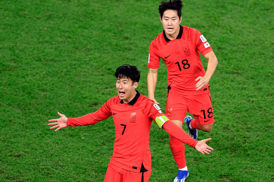 韓国代表のソン・フンミンとイ・ガンイン【写真：ロイター】