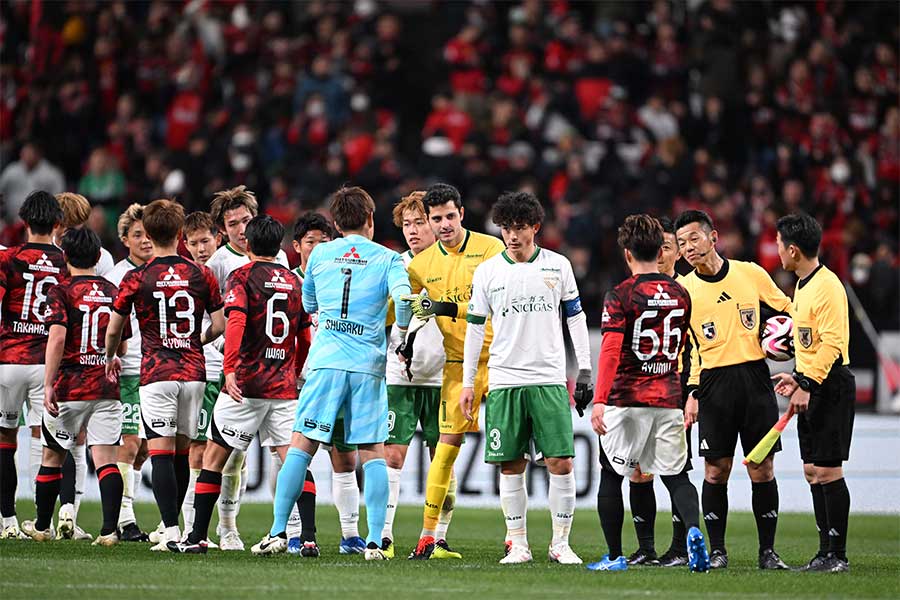 浦和対東京V戦のPK判定に反響拡大【写真:徳原隆元】