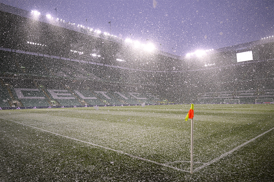 雪の積もったピッチが反響(写真はイメージです)【写真:Getty Images】