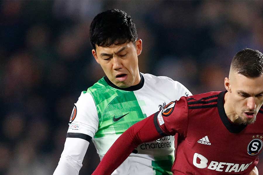 リバプールでプレーする遠藤航【写真：ロイター】