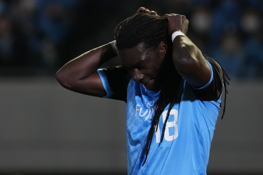 バフェティンビ・ゴミスがゴールネットを揺らすも取り消しに【写真：Getty Images】