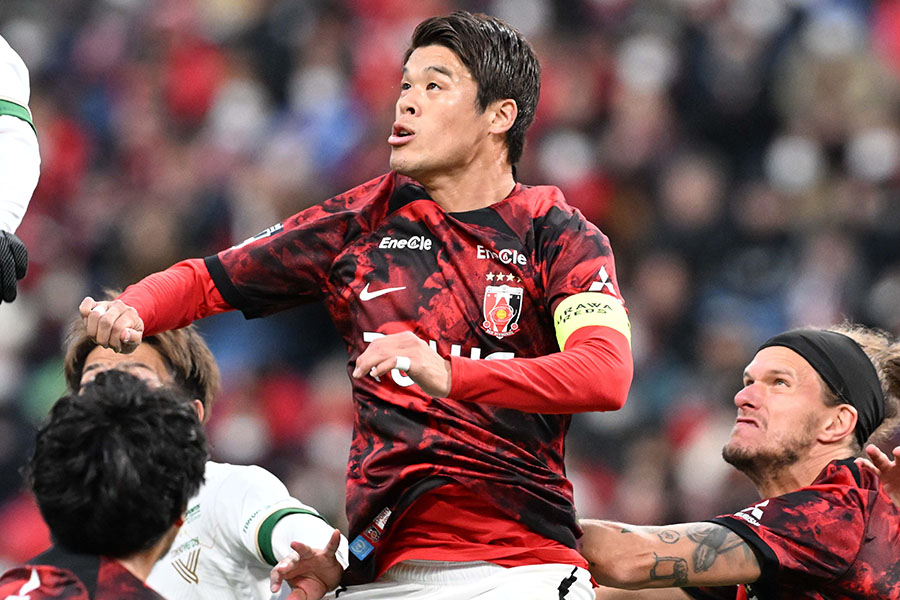 酒井宏樹のヘディング弾で浦和が今季初勝利【写真：徳原隆元】