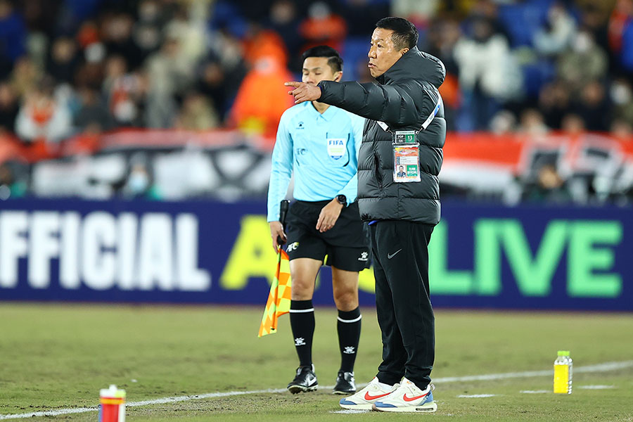 山東泰山のチェ・ガンヒ監督【写真：2024 Asian Football Confederation (AFC)】