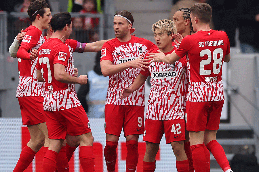 堂安律がレバークーゼン戦でゴール【写真：Getty Images】