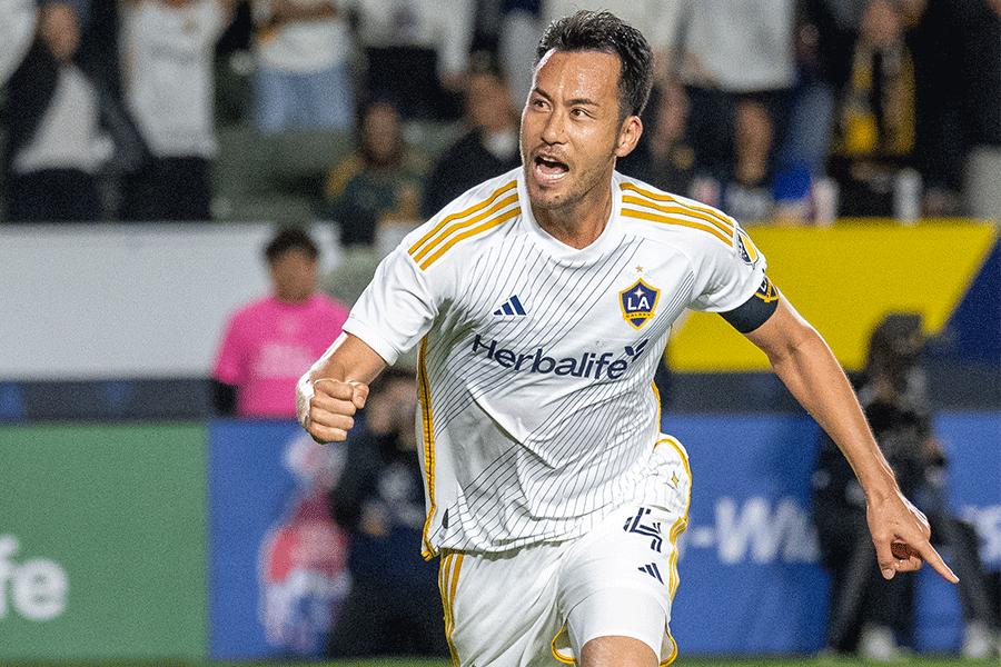 LAギャラクシーでプレーする吉田麻也【写真:Getty Images】