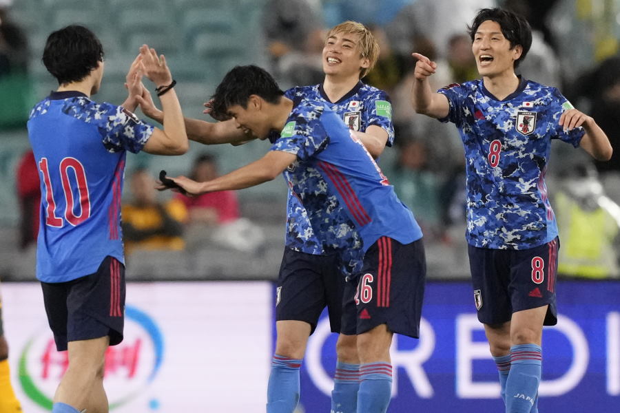 7大会連続のW杯出場を決めた日本代表【写真：AP】