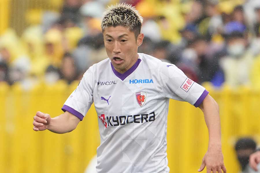 豊川雄太がネットを揺らすもオフサイド判定【写真:Getty Images】