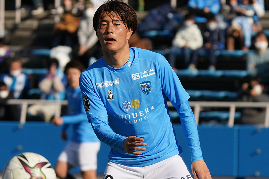 横浜FCでプレーするFW小川航基【写真：Getty Images】