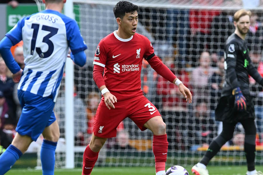 リバプールでプレーする遠藤航【写真:Getty Images】