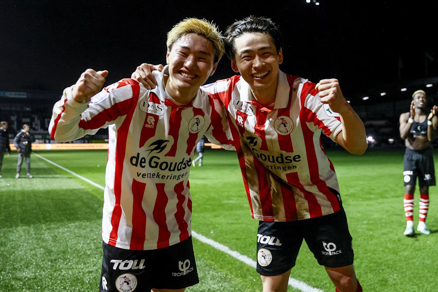 三戸舜介と斉藤光毅は1ゴールずつ挙げた【写真：Getty Images】
