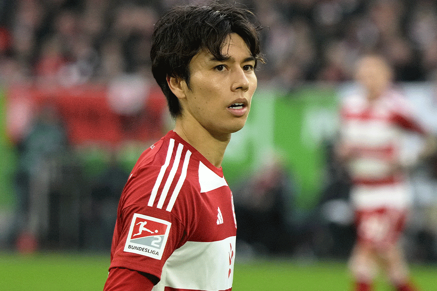 病室からチームを見守った田中碧【写真:Getty Images】