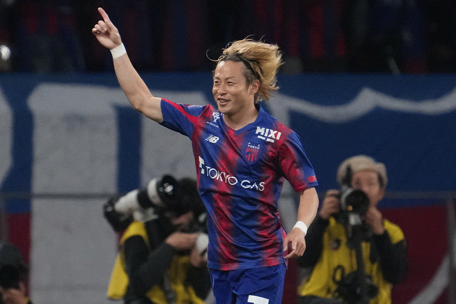 鹿島戦でゴールを決めた仲川輝人【写真:Getty Images】