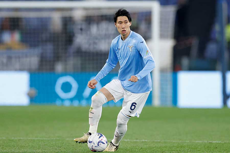 ラツィオでプレーする鎌田大地【写真：Getty Images】