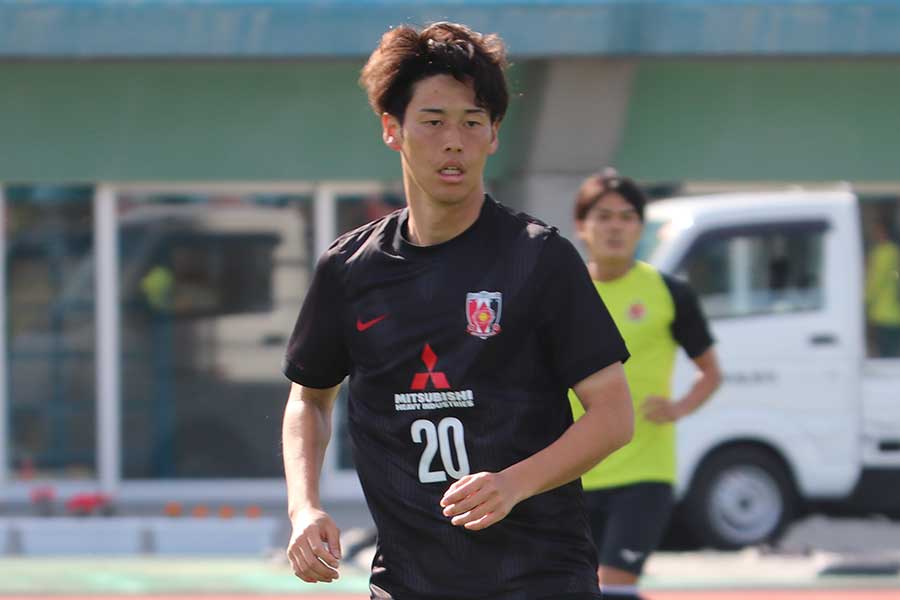 浦和の佐藤瑶大【写真：轡田哲朗】