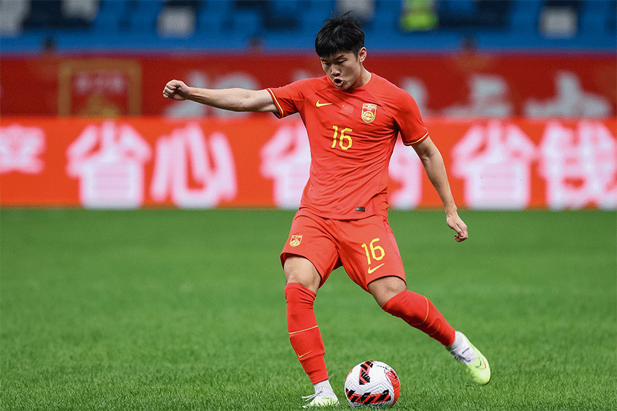 先発出場のヤン・ジーハオ【写真：Getty Images】