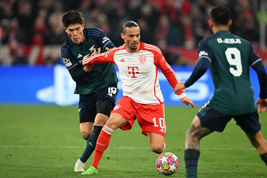 レロイ・サネと何度もマッチアップをした【写真：徳原隆元】