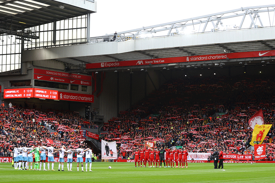 アンフィールドが作り出す雰囲気がリバプールの選手を後押しする【写真：ロイター】