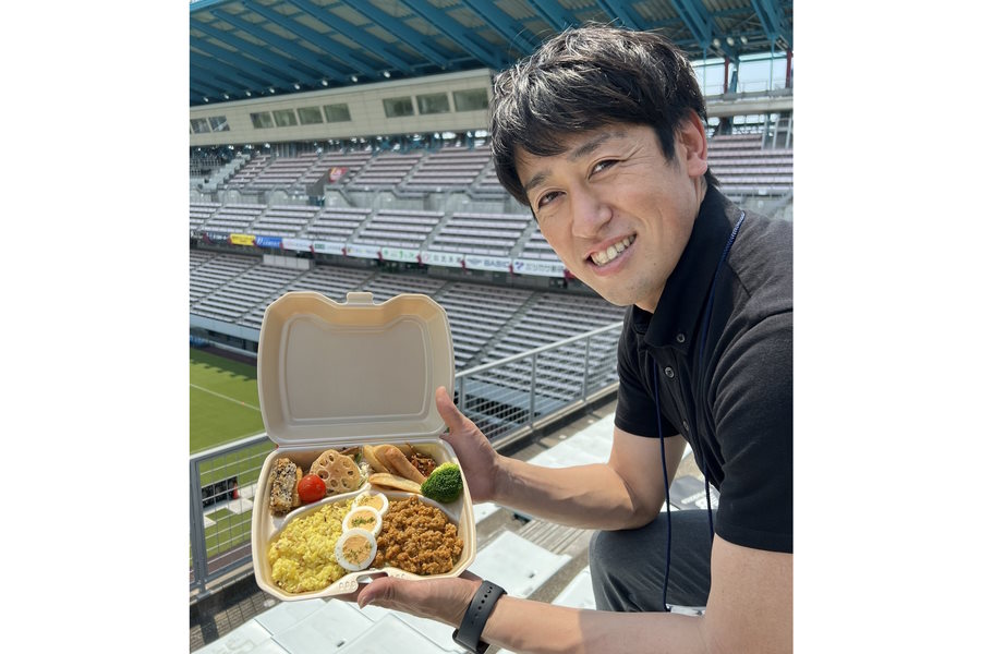 高橋義希SRO監修『サガン鳥栖応援弁当』よしキーマカレー【写真提供:サガン鳥栖】