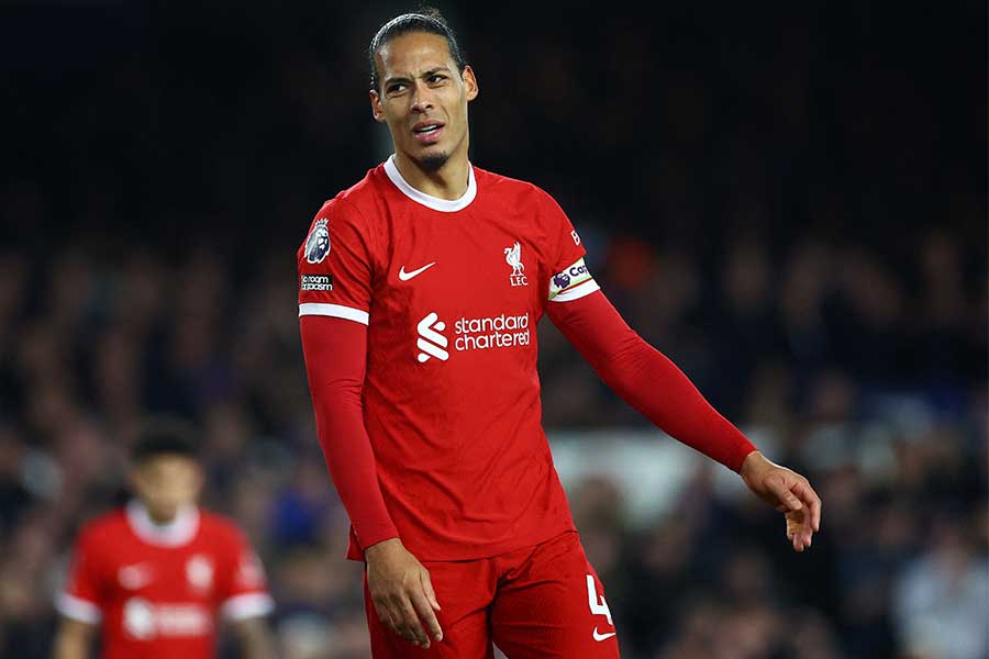 リバプールのフィルジル・ファン・ダイク【写真：ロイター】